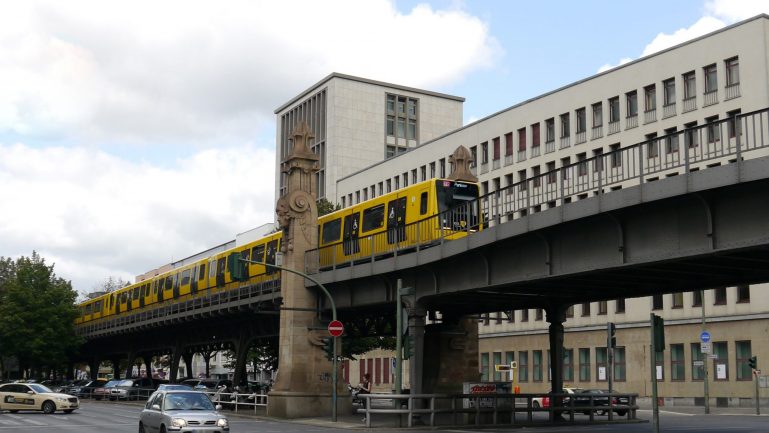 Bei U-Bahn und Tram ab Montag wieder volles Fahrplanangebot